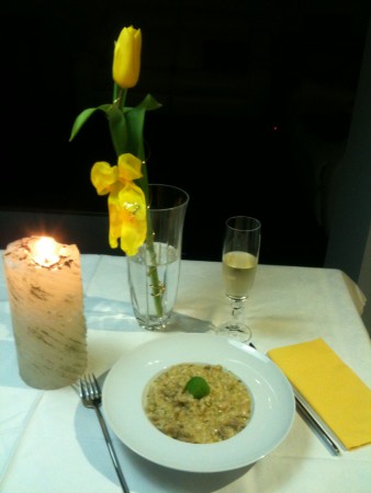 Risoto de cogumelos e courgette. Acompanha um branco seco reserva do Dão.